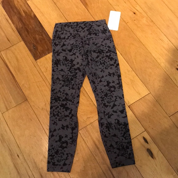 lululemon athletica Pants - Lululemon Align 7/8 pant size 6